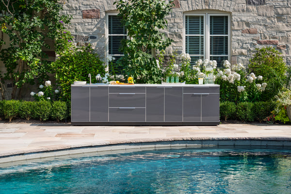 NewAge Products Outdoor Kitchen Signature Series 6 Piece Cabinet Set with  33 in. Natural Gas Platinum Grill